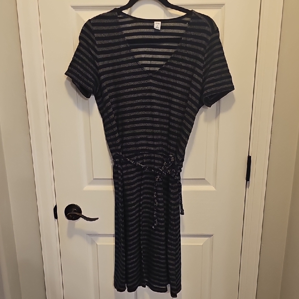 Black and Gray V-Neck Wrap Midi Dress